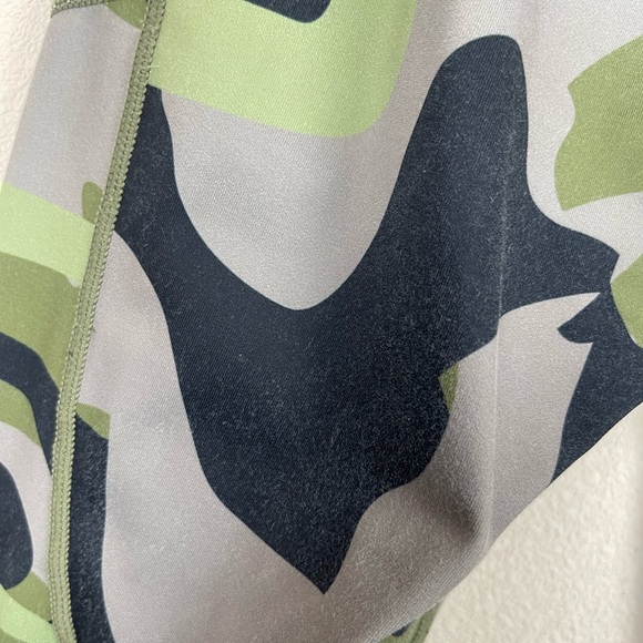 🥑5/$25 Zyia Active Leggings Size Large Womens Camo Green Gray high waist - Picture 5 of 5